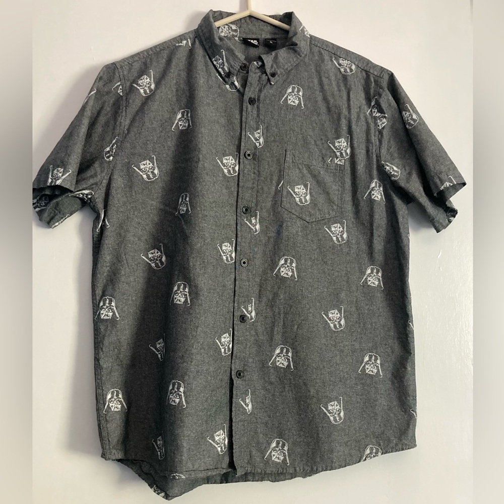 Men's Gray Graphic Button-Up Shirt